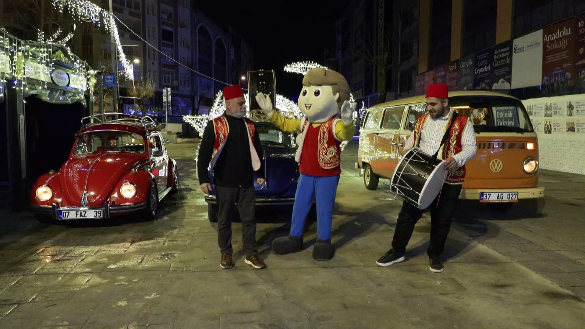 İstanbul Esenler’de sahura klasik dokunuş: Vosvoslu davul ekibi görevde